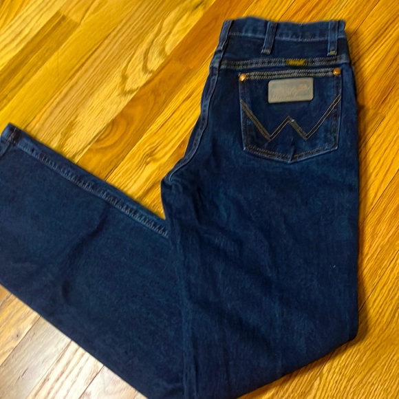 WRANGLER DENIM STRAIGHT LEG JEANS DARK WASH - Picture 2 of 4